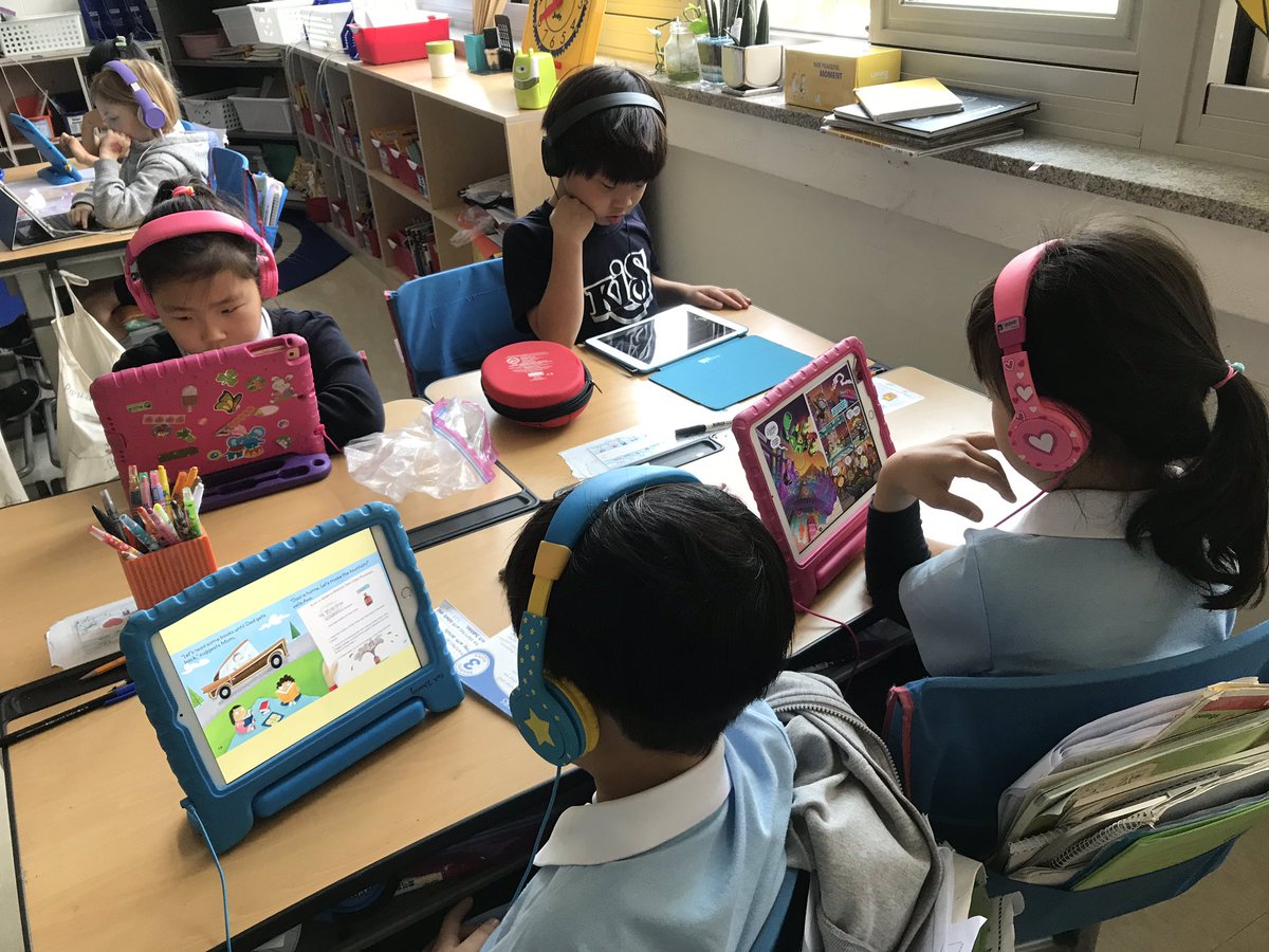 MsCampagna_'s tweet image. These G1 kids from #KISJ already read 50 books for the #SpringIntoReading #EpicReadingChallenge 📚 but they love reading so much that they wanted to keep going! Today we practiced identifying important lessons from stories on @EpicKidsBooks #ellkisj @MillaaaarTime