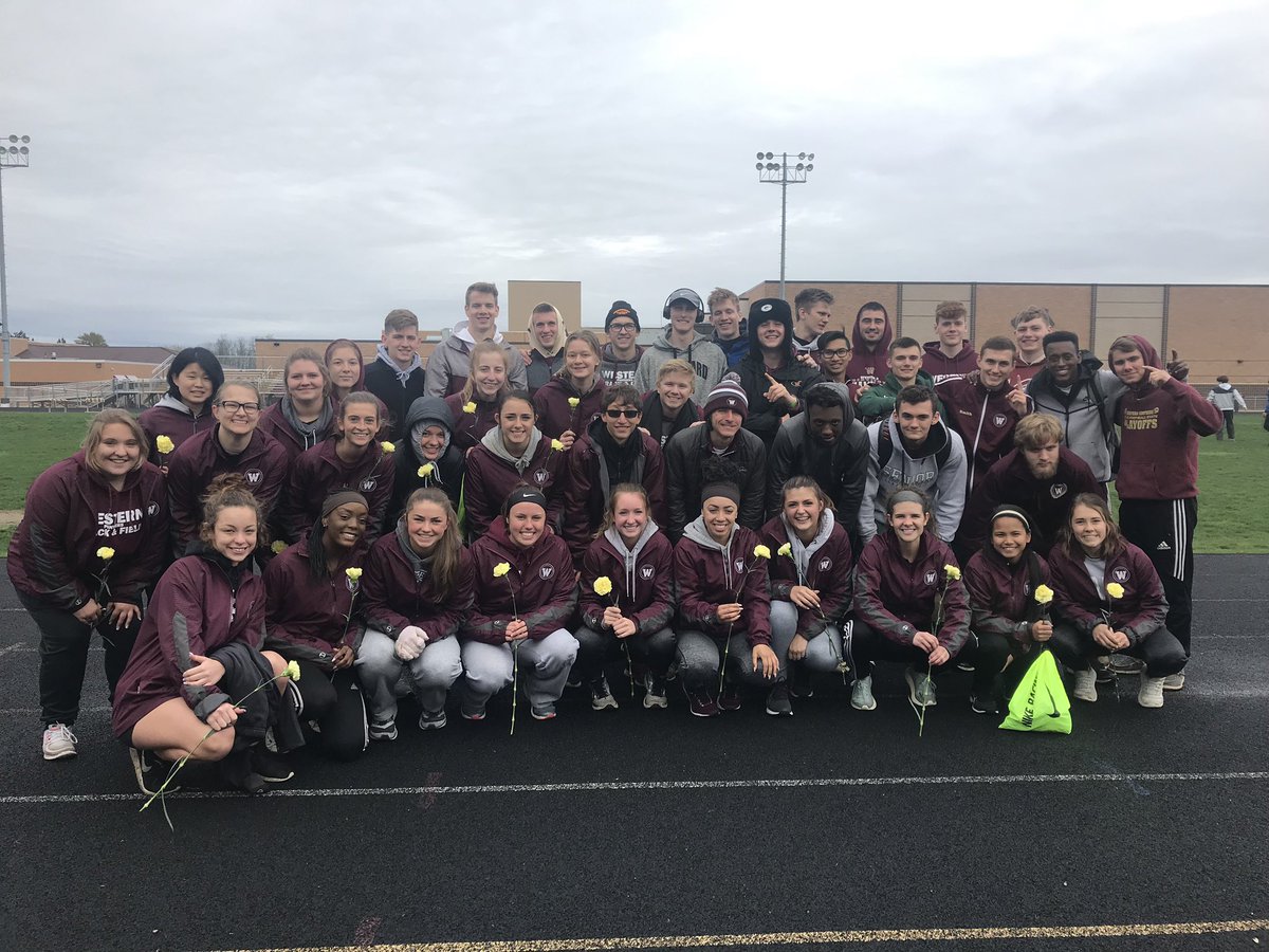 WesternTnF's tweet photo. Tonight was senior night. Congratulations and thank you to this quality bunch! https://t.co/bbUUQbhJXN
