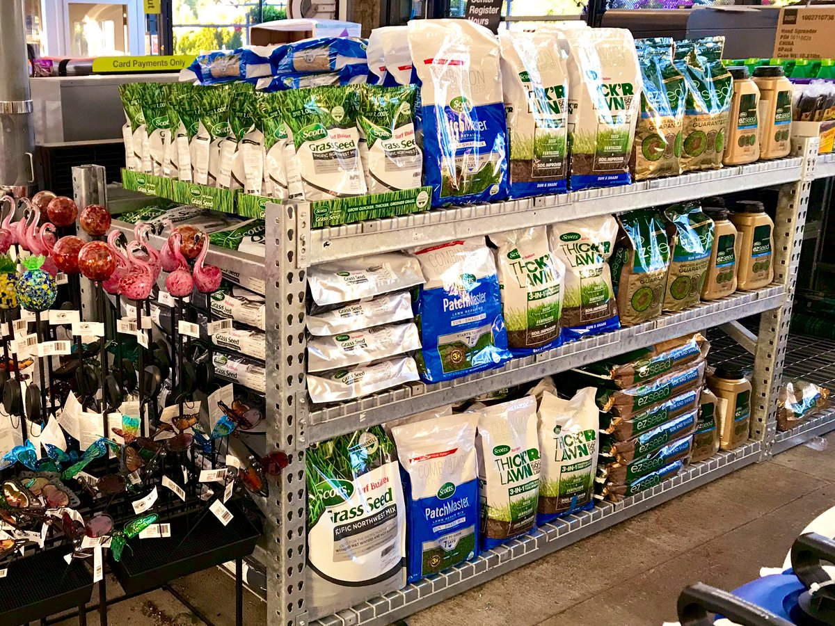 THDHAMEISTER's tweet photo. Locked and loaded for a busy week in garden! #4726mightymarysville #ownthespring #gardenseason #scottsmiraclegro @areyna4707 @TracieD317 @MiracleGro https://t.co/BcUlzgDlTd