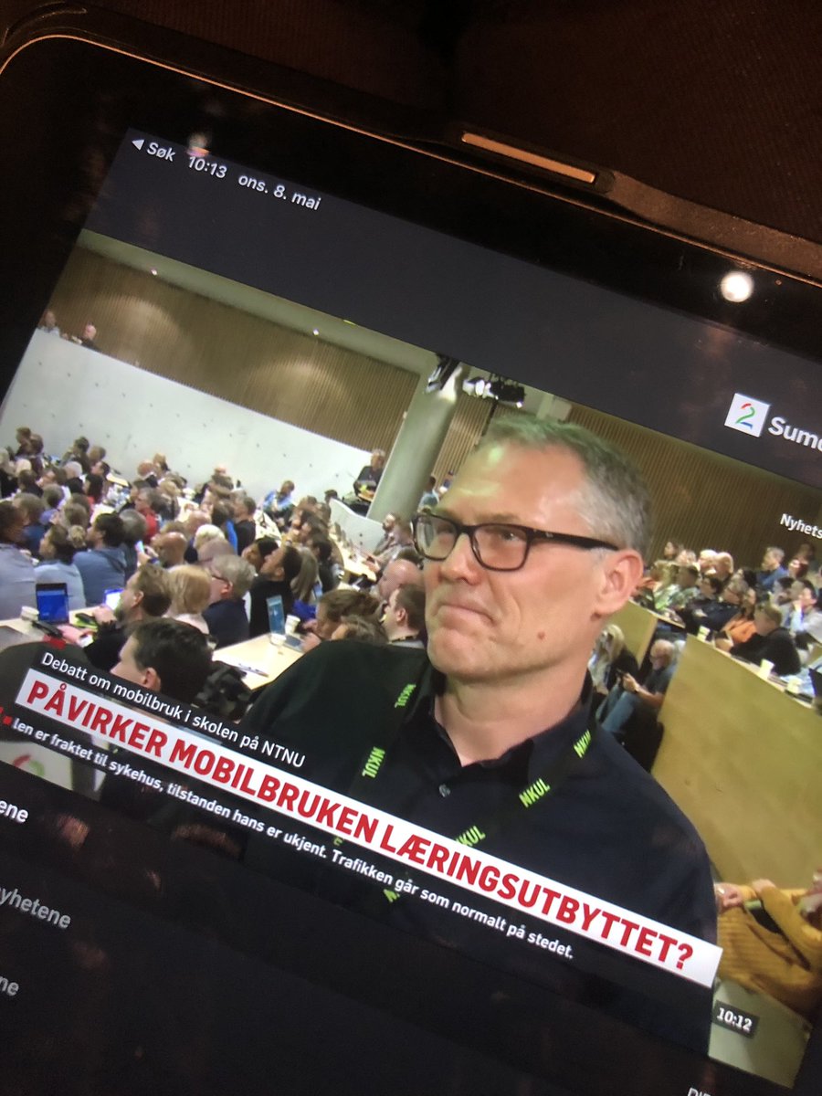 elevkanalen's tweet photo. Følg debatten på NKUL. Mobilbruk i skolen, arrangert i samarbeid med NKUL, https://t.co/H0HYAHXqZC og TV 2. Live-streaming på Elevkanalen og sendes på TV 2 10.40 https://t.co/288A9xxTi8