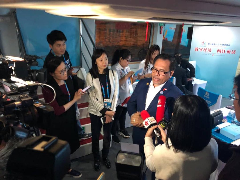 KBRI_Beijing's tweet image. #DubesRI juga jadi pembicara pada sub-forum Digital Maritime Silk Road (7/5) bersama sejumlah perwakilan negara lainnya dari Serbia, Portugal, Australia, Ghana dan Nigeria dan lakukan interview langsung dgn medai nasional &amp;amp; lokal Tiongkok #IniDiplomasi #RintisKemajuan