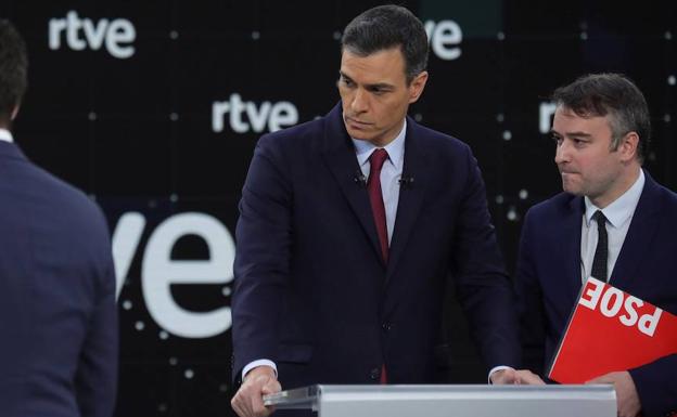 Spindoctors_cat's tweet image. “El 80% dels vots els produeixen el 20% dels missatges”. “No és el mateix guanyar el govern que guanyar el poder”. (Ivan Redondo) #compol #compolin hoy.es/elecciones/gen…