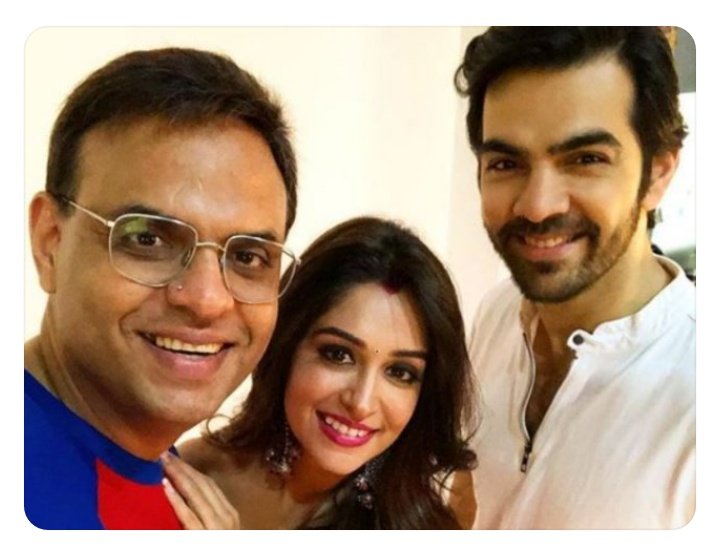 Bidisha_b_'s tweet photo. @DipikaDipStars @ms_dipika @karanvgrover22 @SandiipSikcand @veenaasikcand @MyselfSam_ @aishnalagra @ani_784 @Priyankatweetss @dipikateamBB12 @too_sassyy_ @SanaMalik451 @dGrovergirl Wowwwwwww 😍😍😍😍
Waitinggggg for promooo 😌😌
#KahaanHumKahaanTum
#DipikaKakarIbrahim
#BB12Winner
#KaranVGrover
#Dipstars https://t.co/lJVj74wsvu