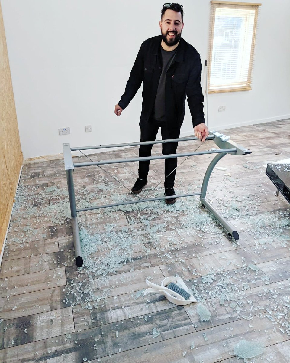 Smashin' it 💪 @blackanchorfilm - great at making films, not so good at moving desks 👀