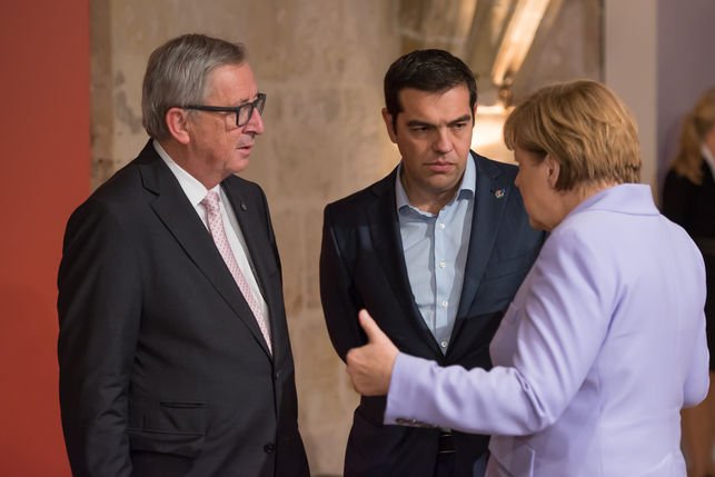 El presidente de la Comisión Europea, Jean-Claude Juncker, reconoce ahora "presiones de numerosos gobiernos" de la UE para dejar caer a Grecia durante la crisis

eldiario.es/internacional/…