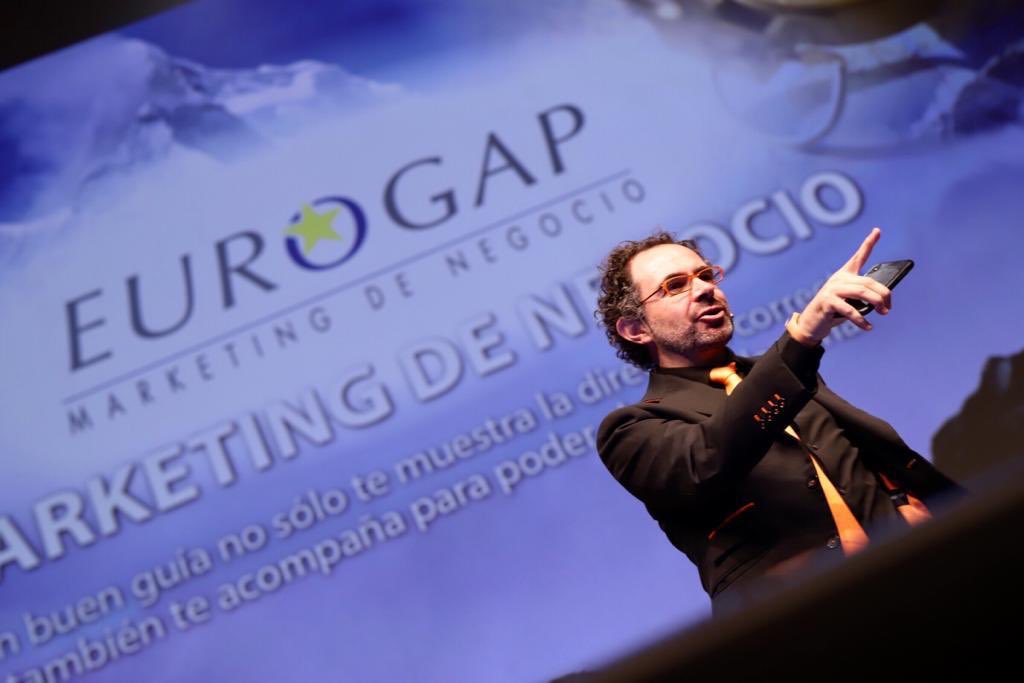 Gartzi_Aritz's tweet photo. Ayer asistí al 17º #ForoEurogap de organizado por @EUROGAP Marketing de Negocio. Una jornada bajo la temática de “La alegría en las organizaciones” con la presencia del gran conferenciante @magomore
Con mucho humor se tocaron las diferentes partes de las organizaciones 👇 https://t.co/RBTaOsKHcT