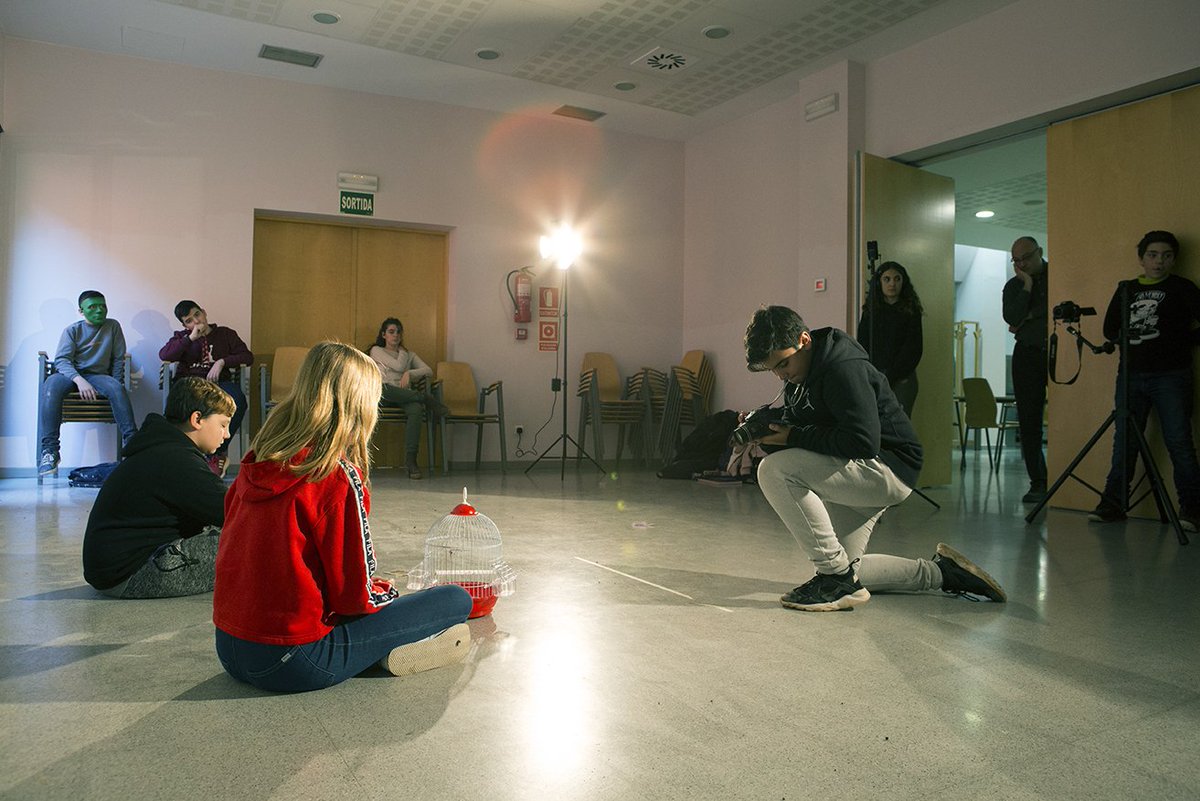 labdig_bcn's tweet photo. A Tantàgora no només oferim cursos per a infants o joves. També tenim seminaris per a docents. Aquest estiu gaudeix del teu temps invertint-lo en els seminaris que oferim: lectors, creatius, digitals i molt més!
Informate'n: https://t.co/jKA4SJLsMA https://t.co/uECtXBRJsI