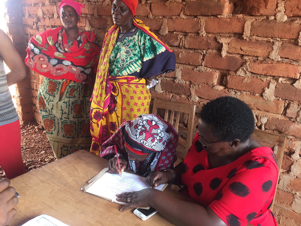 Today is license verification day at Moyo Gems! It’s the final step before our big ‘Market Day’, when the pre-enrolled women miners sell their gemstones into the Moyo program and then onto you! #responsiblemining #ethicalsourcing #womenwhorock #mining #gems #jewellery #Tanzania