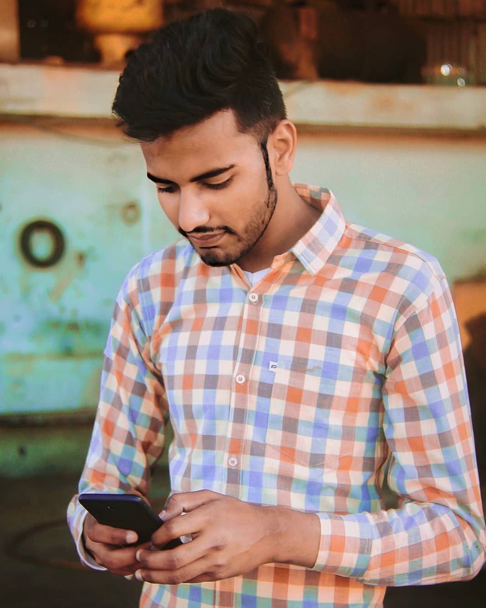 mohit_p_s's tweet photo. I was searching for happiness in people, Even searched for love in the materialistic things of the world 😅 but nothing worked right away untill I realized when I looked in the mirror I was the only one I always needed in this life 💕 #mohitpsaab https://t.co/1r2njwTuIU