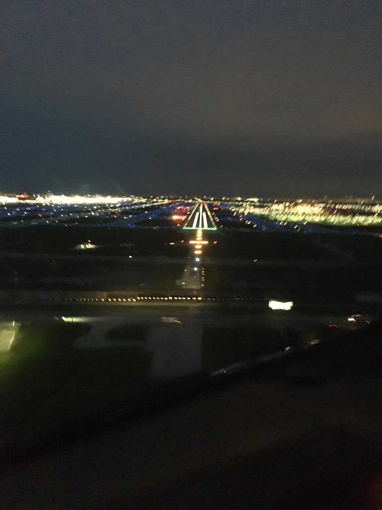 peytour13's tweet photo. Amazing approach for Rwy10C at Chicago O’Hare ; One of the busiest airport with 7 Runways. #AF6738 #77F #avgeeks #pilotlife https://t.co/ycHnGl7dBt