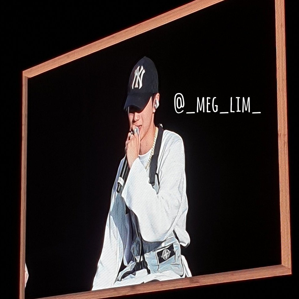 _meg_lim_'s tweet photo. [30/4]

our maknae 1st solo fanmeet in sg!!  i never expect to get a ticket so near the stage :") thank you @kuanlin_sg for organising the fanproject as well as creating the vcr🤗🤗

#LAIKUANLINGOODFEELINGINSG 
#LAIKUANLINGoodFeelinginSG
#LAIKUANLIN1stFanMeetinginSG https://t.co/bdXg0JBXno