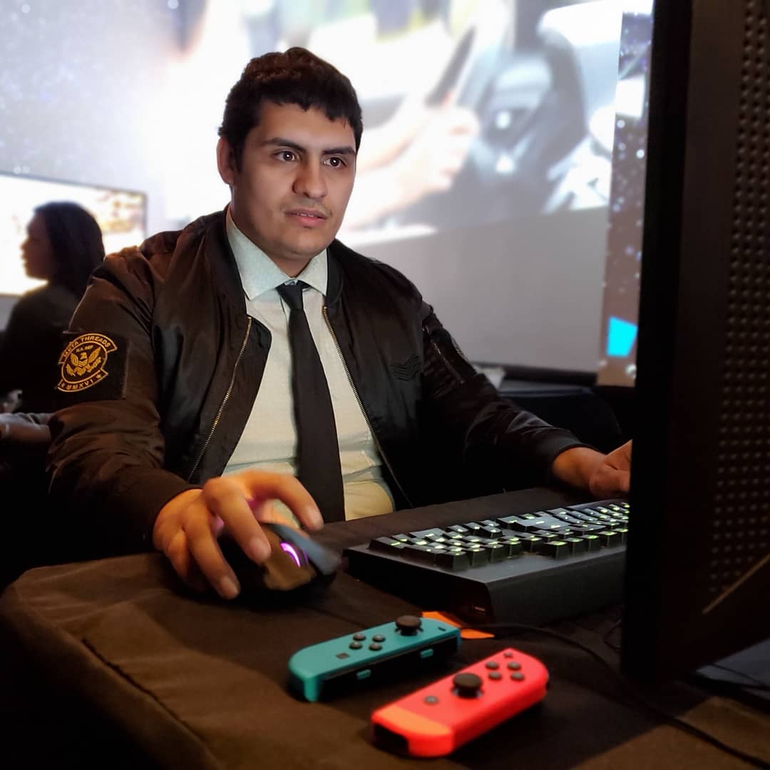 Reiki_Kito's tweet photo. Couple of pics of the atmosphere at @glitchedgg! #Sfgamenight w/ @ShowdownGG https://t.co/JkLyFisSBA