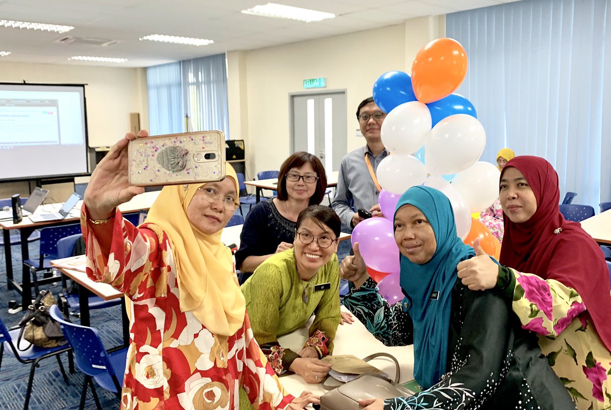 ytlfoundation's tweet photo. We are with a group of head teachers to run the Learn, Apply, Support, Share and Innovate (LASSI) Module module with FrogAsia!
These representatives are from schools that have transformed one of their classrooms into a Frog Classroom.
#frogclassroom
#frogasia
#LassiModule https://t.co/U7bE3CKCLn
