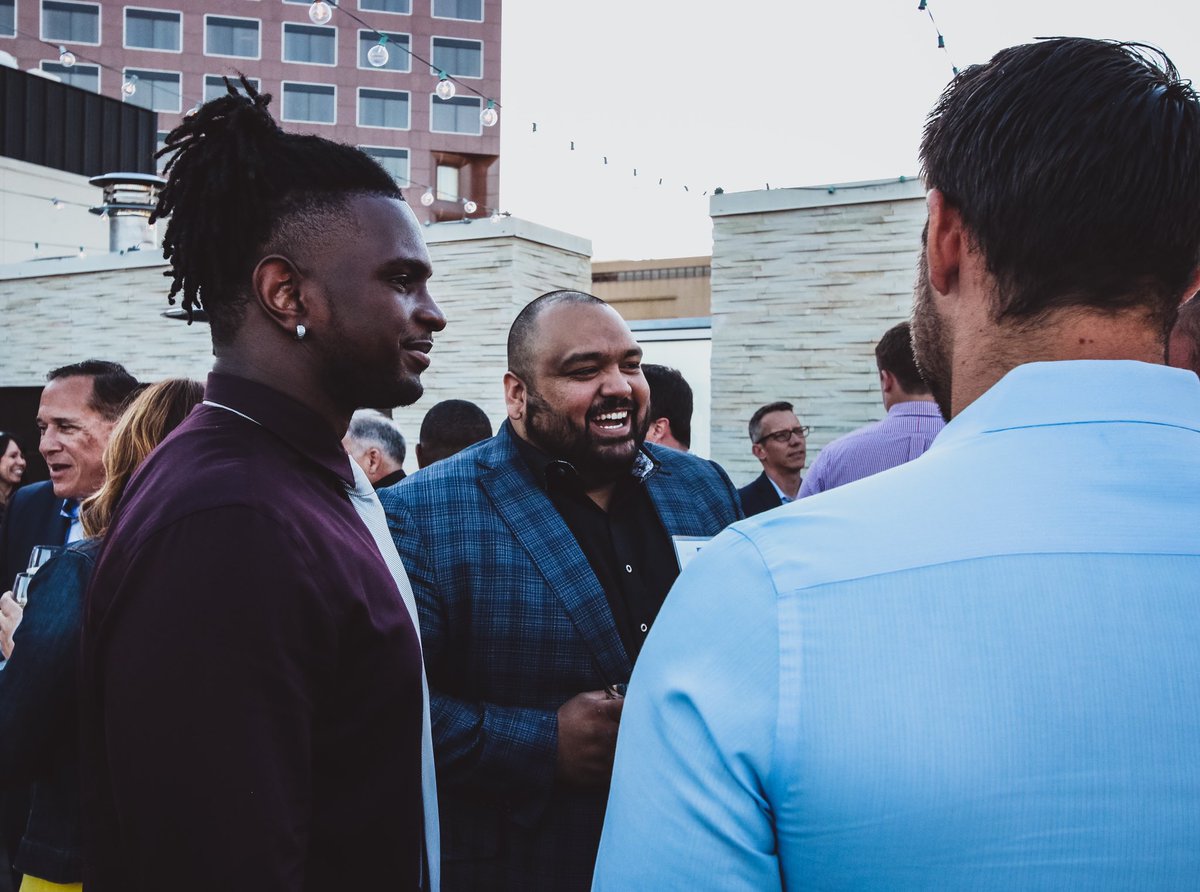sanjosestateBF's tweet photo. Spent the evening celebrating our players, our alumni, & all our #BeyondFootball supporters at the second annual Dinner with a Spartan! #cultivate #networking #onlyinthebay https://t.co/Rmb5WCS48k