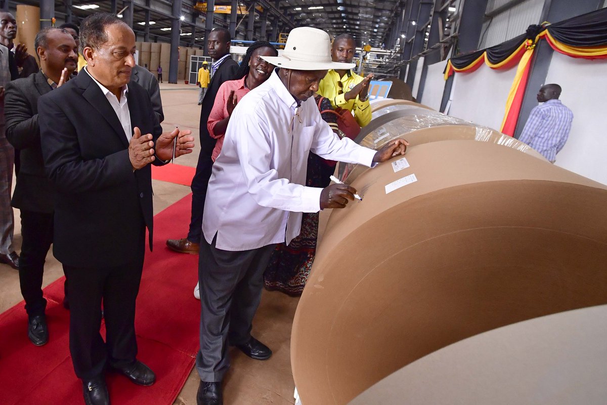 KagutaMuseveni's tweet photo. Opened eight factories in Jinja and Buikwe districts and commissioned the MMP Industrial Park, run by our investor friend Magan Patel. https://t.co/YbP7tTNb9k