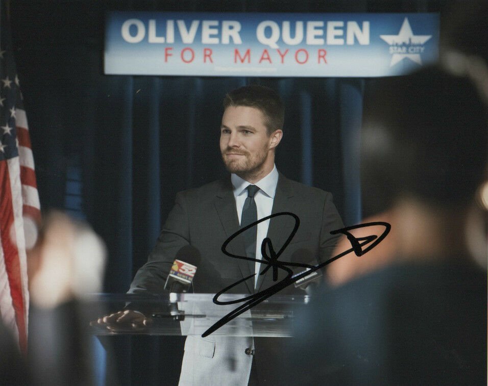 Happy Birthday, Stephen Amell!   