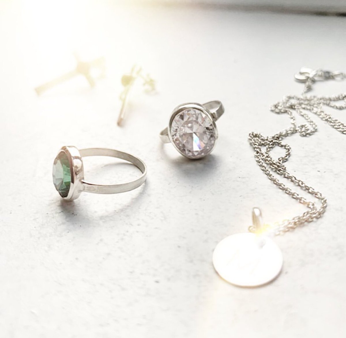 Te gusta la joyería? Ven a nuestro Atelier a conocer de primera de primera mano nuestras piezas💍 encarga tu joya personalizada eligiendo el metal y las piedras, te esperamos! Bajo cita previa en la C/ Mayor, 6 - Madrid - #joyas #jewelry #TuEliges emejewels.com