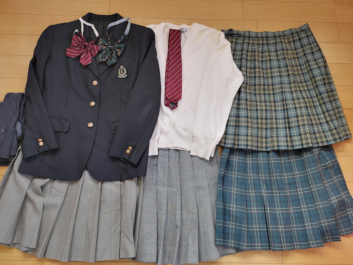 制服買取 買い取り 専門店デジタルウェブ 東洋高校 東京都 の制服 セットを買い取らせて頂きました リボンやスカートにオプションも多いブレザー制服です デジタルウェブへお売り頂きありがとうございました 制服 学生服 制服市場 制服買取り