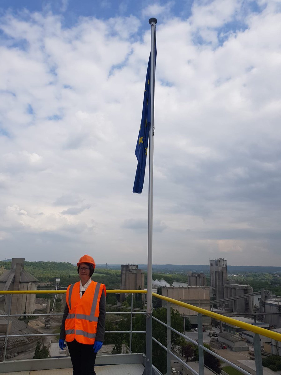 ClaudeLorea's tweet photo. 🤔 On the top of a #cement plant preheating tower?
No! From the top of @Calixlimited @ProjectLEILAC #directseparation #CCUS #CCS
#lowcarbon #innovation on the #Horizon
@the_hc_group #Lixhe https://t.co/QqOS3C8AMb