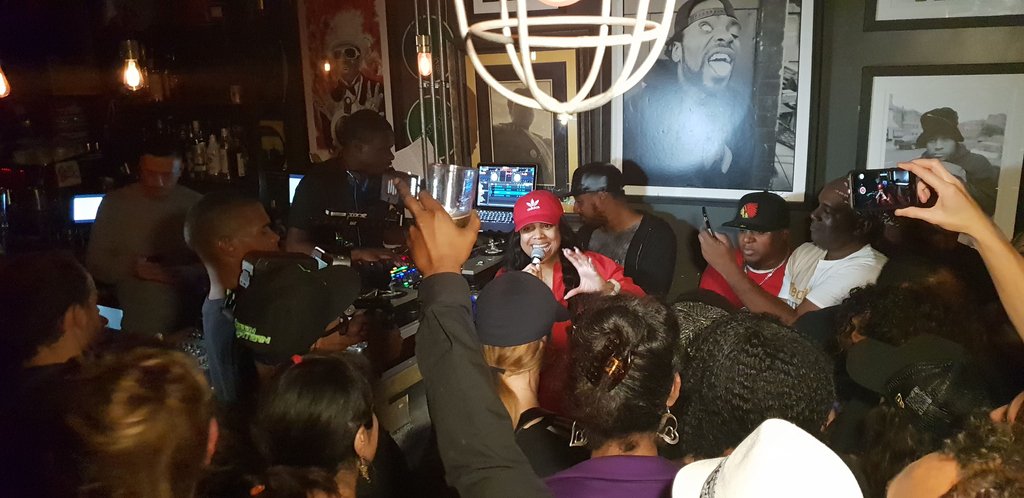 Newtekdigital's tweet photo. Monie Love shutting down the #chipshop bxtn. Who said the ole skool can't bring new flavors?!⠀
⠀
#newtekdigital #newtekdigitalproductions #Newtekdigitalfilms #shootingwithpurpose #directingwithpurpose #filmmakerslife #directorslife #bts ⠀
#directer #directoofphotography⠀
⠀ https://t.co/K0zQ0h3AY7