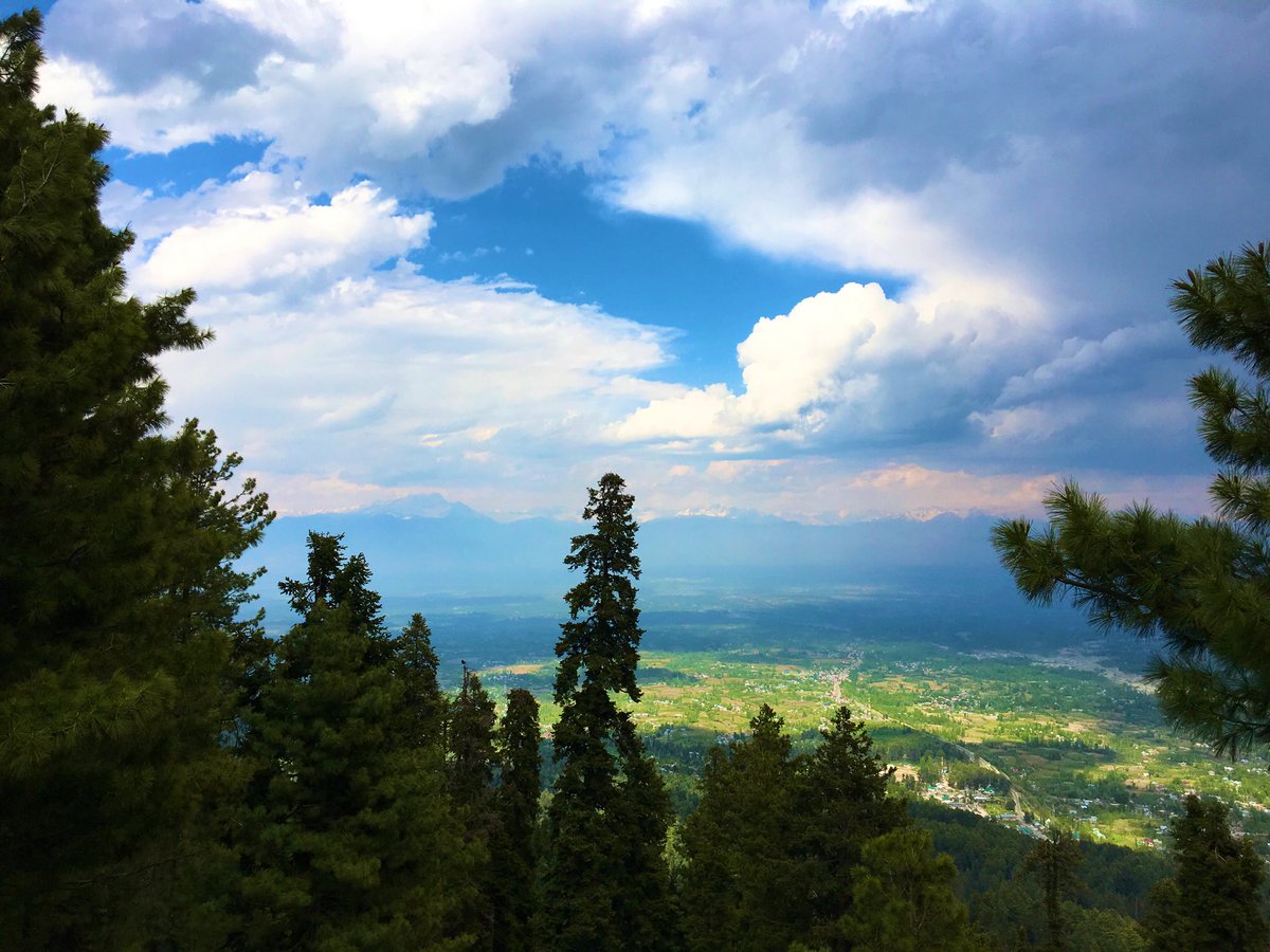 aiburza's tweet photo. Silver Lining!

Clouds #Gulmarg #Kashmir https://t.co/dHxSv4hKUx