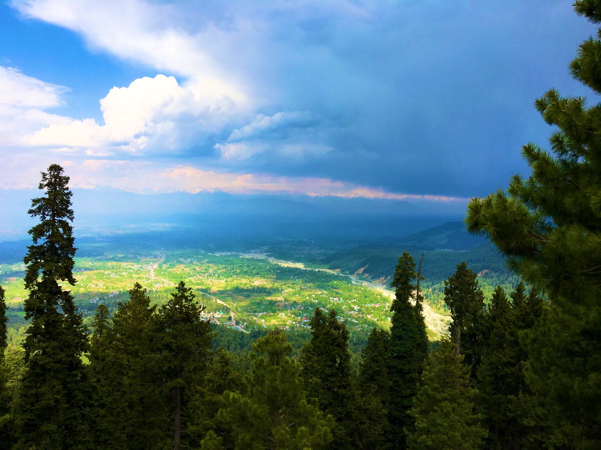 aiburza's tweet photo. Silver Lining!

Clouds #Gulmarg #Kashmir https://t.co/dHxSv4hKUx