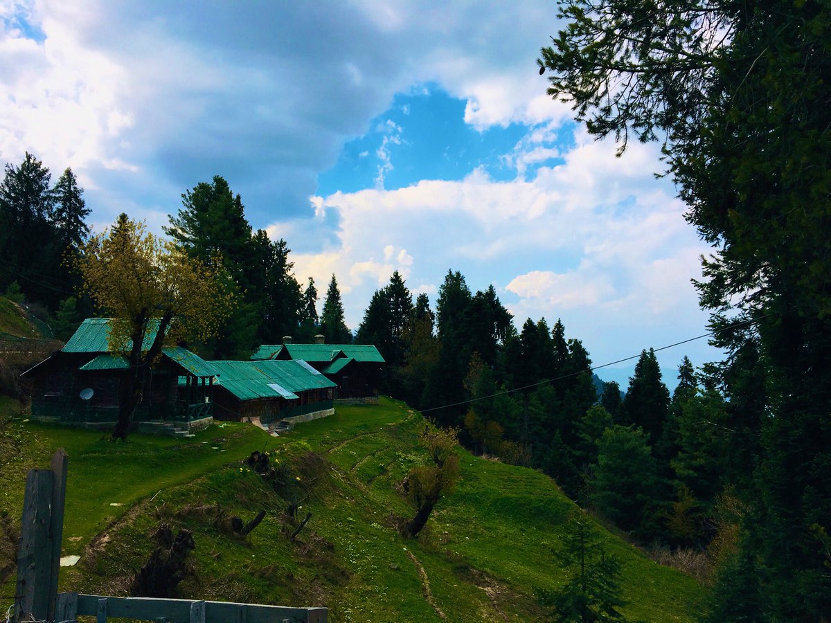 aiburza's tweet photo. Silver Lining!

Clouds #Gulmarg #Kashmir https://t.co/dHxSv4hKUx