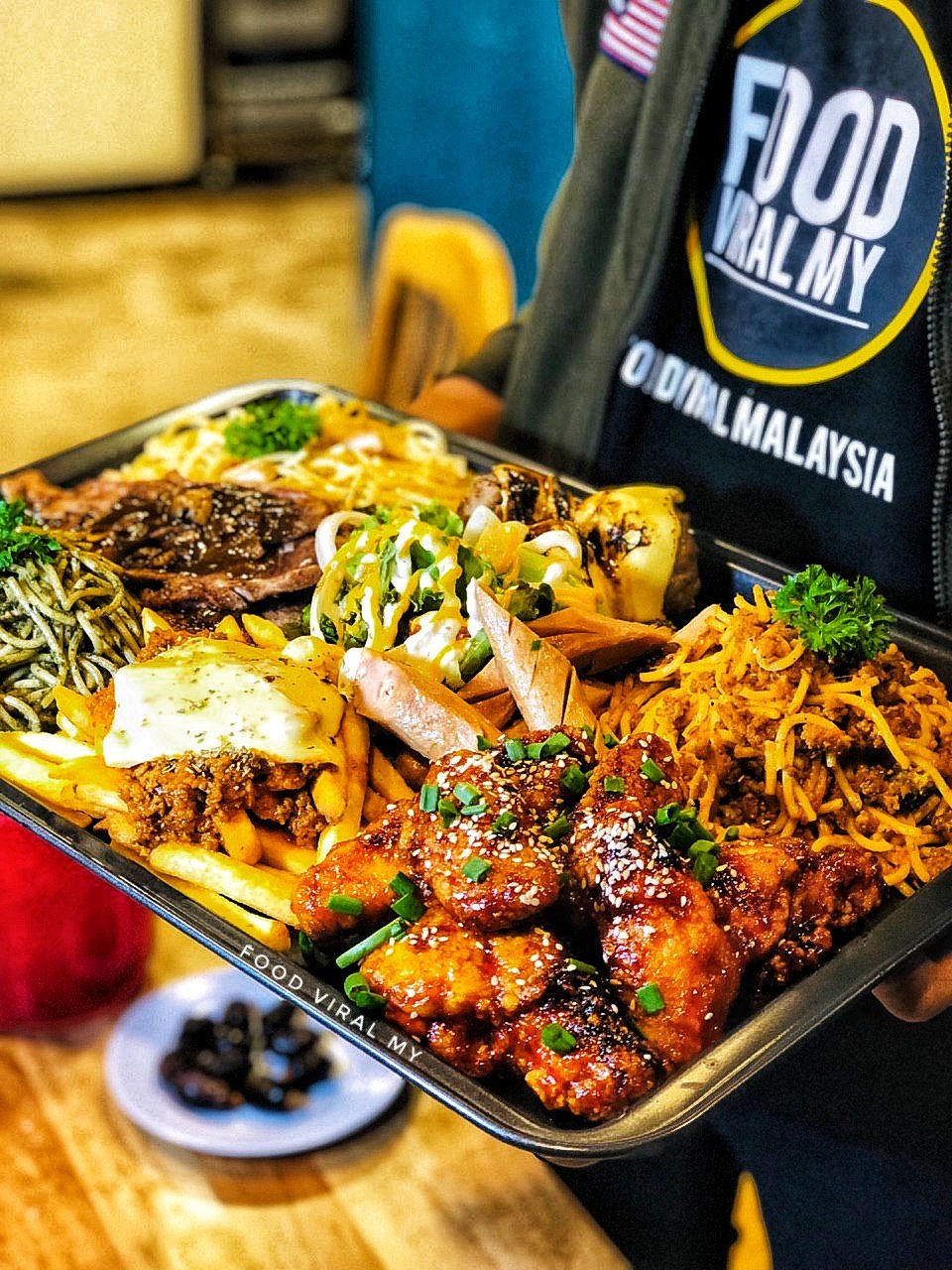 Twitter ä¸Šçš„ Food Viral Malaysia Korang Yang Suka Western Ni Haaa Utk 4 Pax Wey Ade Pasto Cheesy Conn Beef Fries 2x Jumbo Sausages 3x Meatball Sado 6 Pieces Spicy Chicken