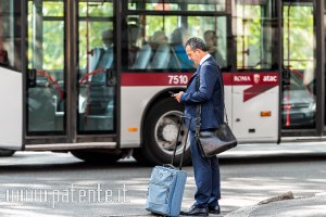 14 miliardi in treni e autobus per ridurre gli sprechi di tempo in auto lnkd.in/dJuiU7X