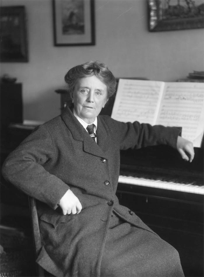 WomenRead's tweet photo. "I feel I must fight for my music, because I want women to turn their minds to big and difficult jobs; not just to go on hugging the shore, afraid to put out to sea."

English composer and member of the women's suffrage movement, Ethel Smyth died #OnThisDay in 1944 #ReadMoreWomen https://t.co/N09I9UseUy