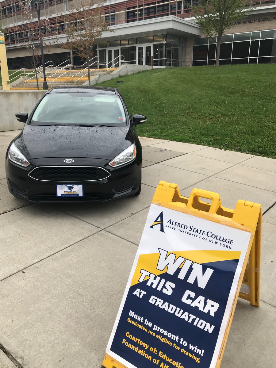 SAChatASC's tweet image. Who else gives away cars at graduation?! 😍