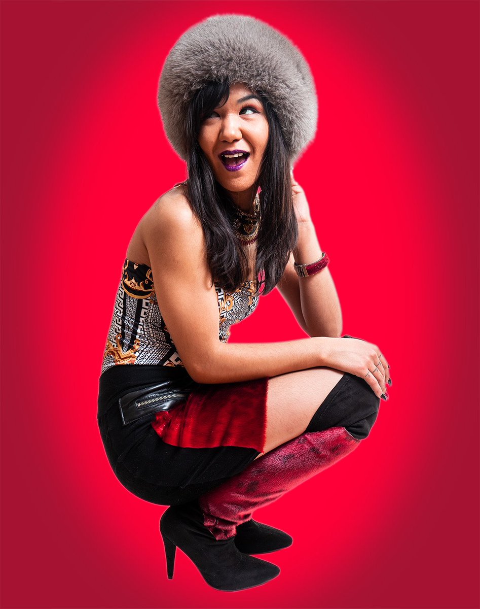 MoonlightGala's tweet photo. Juno-nominated, Inuk pop-singer, Kelly Fraser will open the #MoonlightGala2019 dance party.  Buy your @mcacgallery  #MoonlightGala2019 tickets today: https://t.co/viZHULTB99 https://t.co/mwyUVKuD3u
