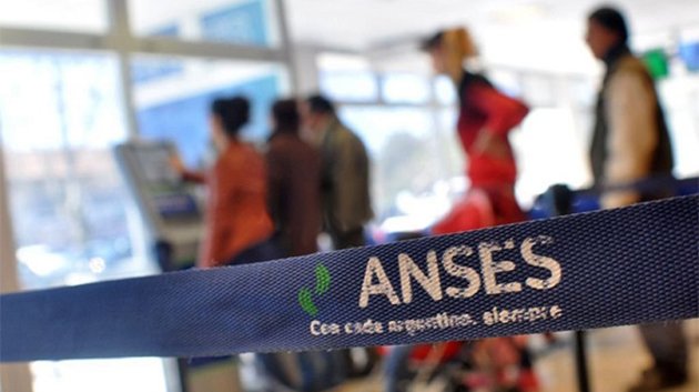 MaruOrtizTw's tweet photo. #SubanElVolumen 📶
📞 @ArabiaFernando, @ansesgob 
"Estamos muy abocados a lo que es atención y buen trato a nuestros mayores. Sabemos que es difíciles el tema de trámites on-line. Pero estoy disponible para recibir a quienes tengan alguna objeción que hacer para dar solución" https://t.co/XFPdI5h0Sd