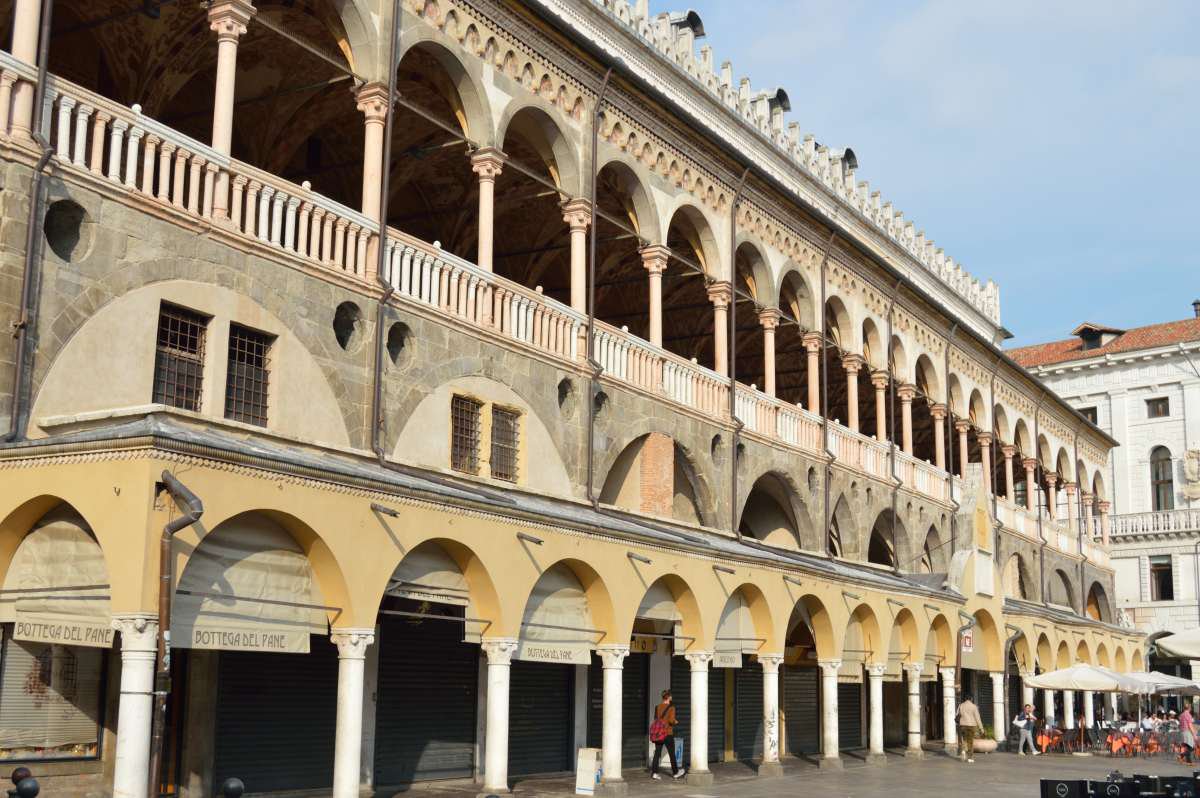 TheTourExpert's tweet photo. Palazzo della Ragione, Padua Italy - https://t.co/b2m1FynzEr

Palazzo della Ragione, Padua Italy

Palazzo della Ragione was built in 1218 and a century later a portico-loggia was added to both its sides. It was the seat of the town courts of justice until the end of ... https://t.co/oo56Q4aZ9q