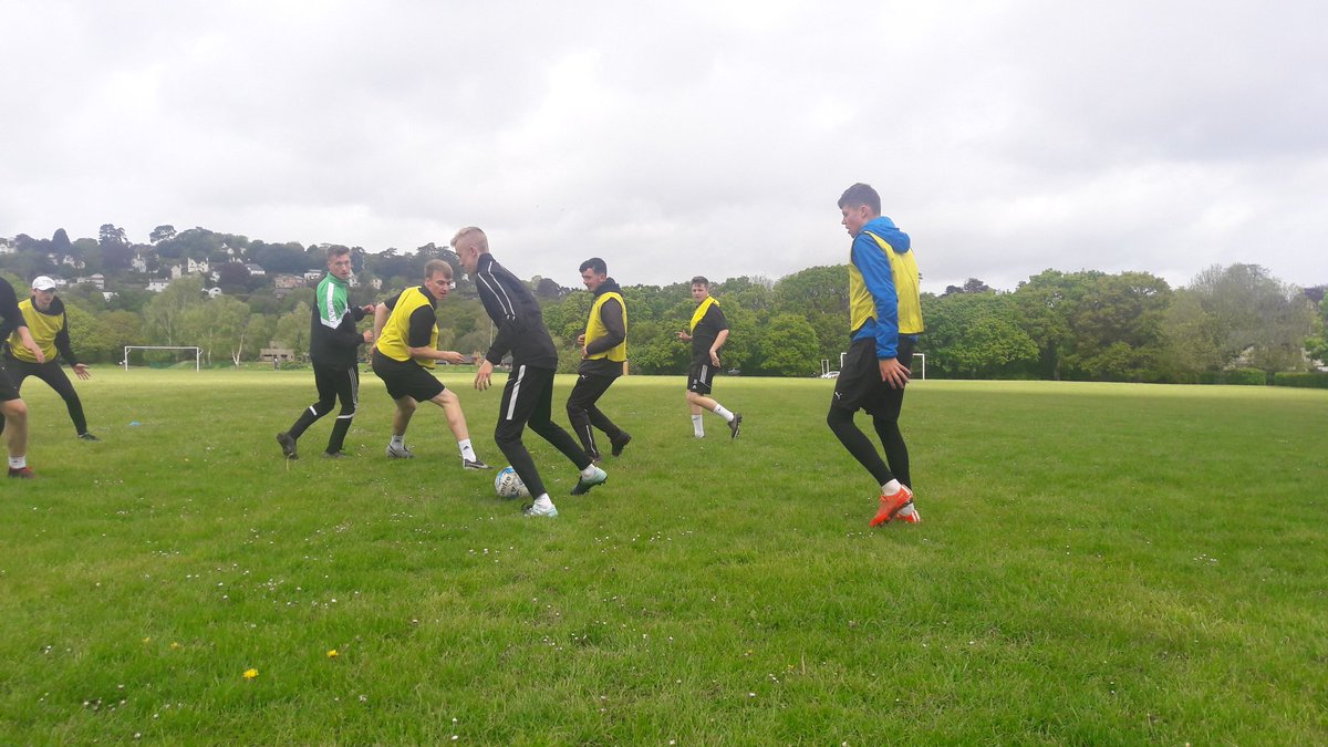Coach core Devon playing 'football bingo' incorporating individual/group challenges and options for simple/complex moves to score @WeAreCoachCore @activedevon <a href="/SWAthleticsAc/">SW-Athletics-Academy</a> <a href="/ExeterCCT/">Exeter City Community Trust</a> <a href="/PAFCCommunityTr/">Argyle Trust</a> <a href="/TennisIvybridge/">IvybridgeTennis</a> <a href="/devon_fa/">Devon County FA</a> <a href="/SportsWayM/">SportsWayManagement</a> @Lifetime_UK