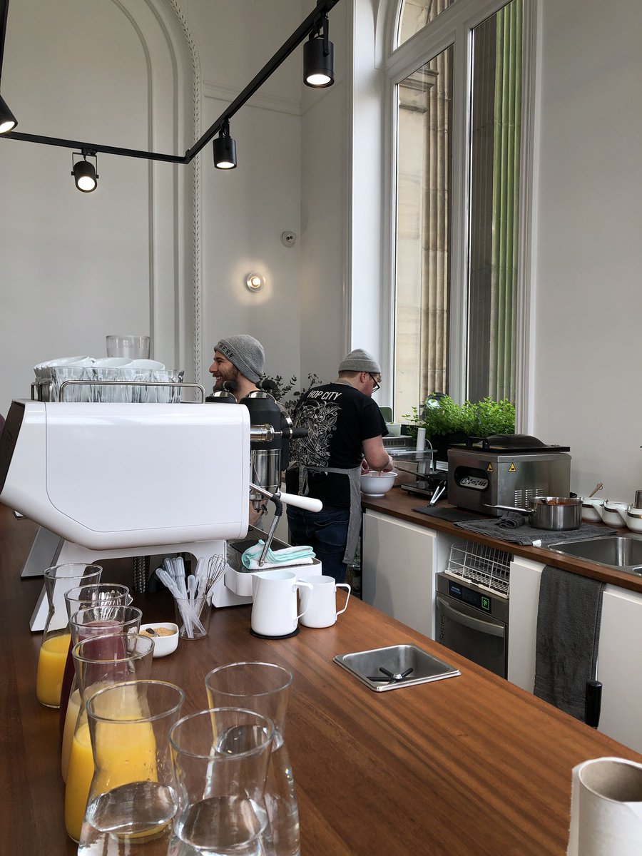 jeremenichelli's tweet photo. I spent a couple of days working from Leeds. I want to thank @RyanTownsend for inviting over @shiftcommerce offices, beautiful place and amazing people around. https://t.co/YQ4RRerdZi
