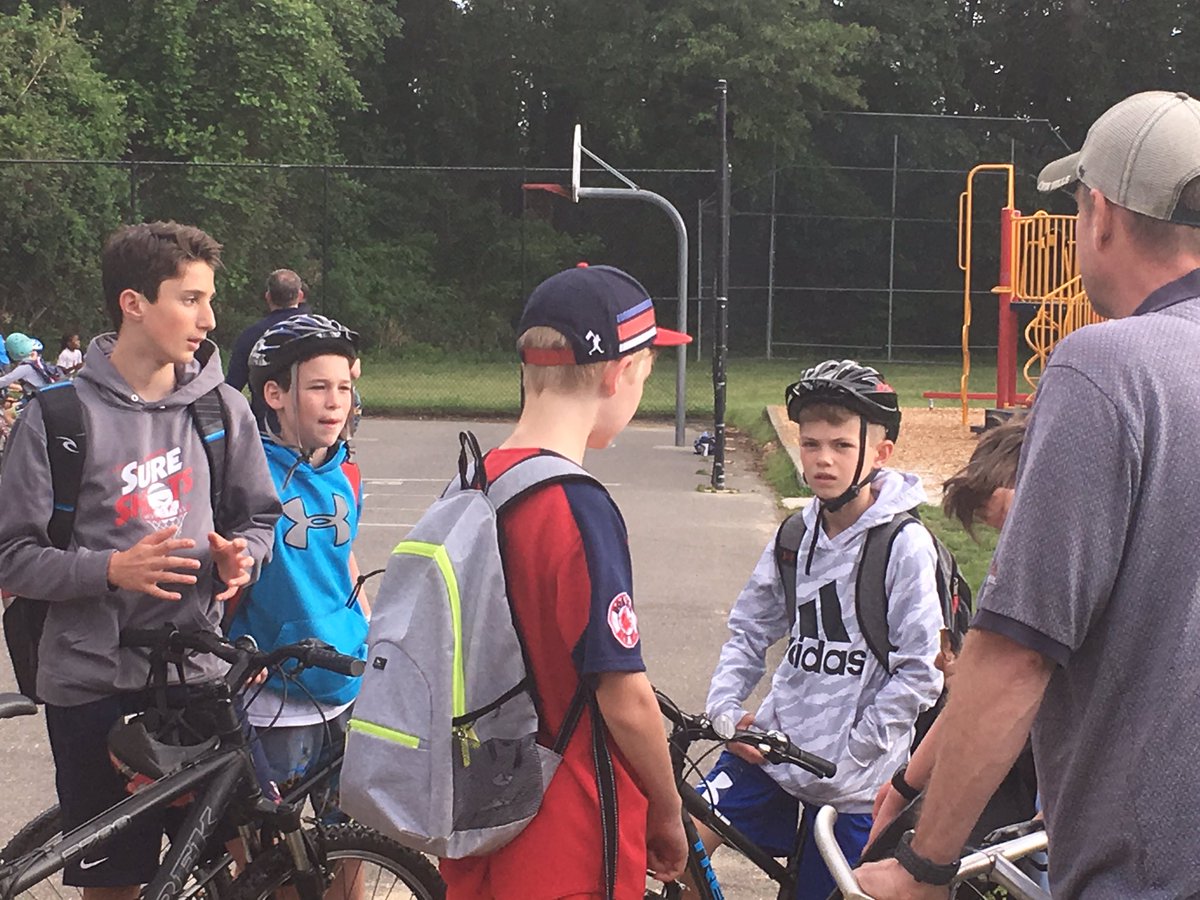 JonesESAACPS's tweet photo. What a glorious way to start a glorious day!! Bike and walk to school day...the joy of being outside with friends!#aacpsawesome ! https://t.co/NtaVDoMakG