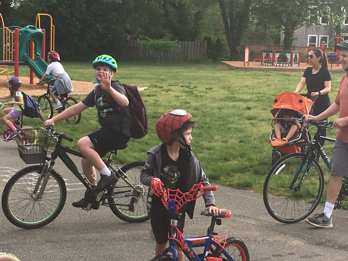 JonesESAACPS's tweet photo. What a glorious way to start a glorious day!! Bike and walk to school day...the joy of being outside with friends!#aacpsawesome ! https://t.co/NtaVDoMakG