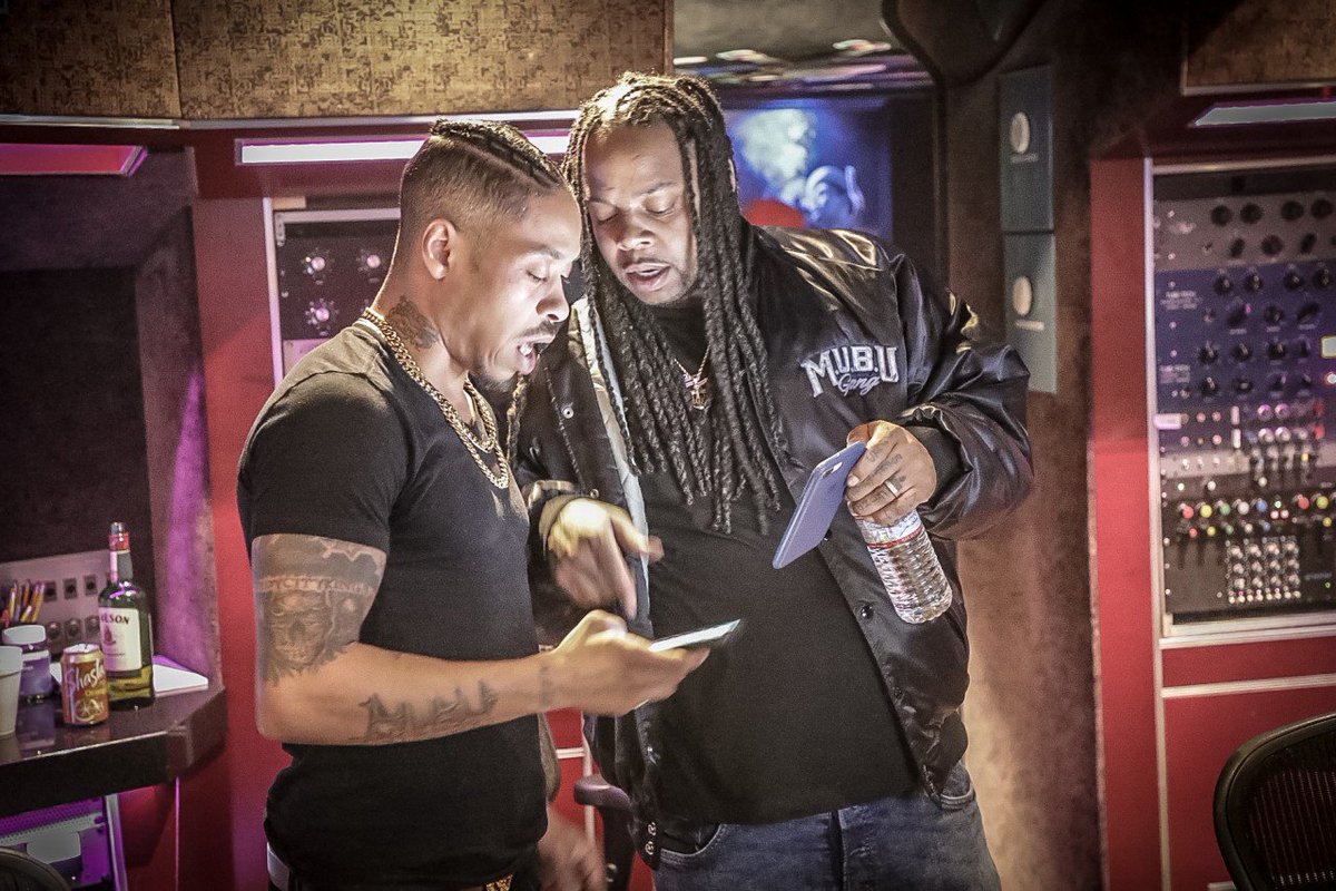 TheChefSean's tweet photo. Great session with @KingL x @TheChefSean in Hollywood #chicagoagainsteverybody #chefsean #kingl #kinglouie https://t.co/HogiCZSUX8