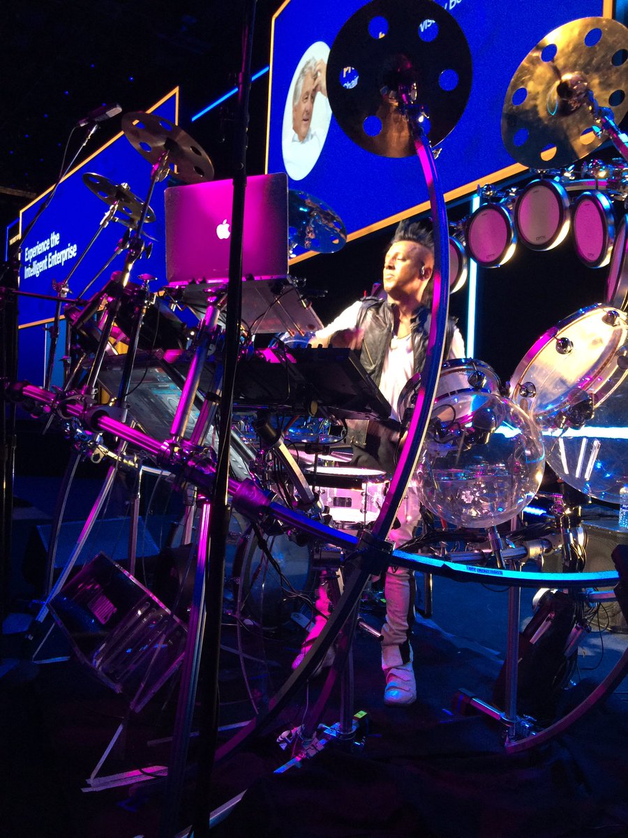 dani_khalaf's tweet image. Hasso just likes it loud!#amazingleader #SAPPHIRENOW2019