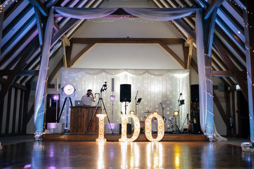 FoxAndBraces's tweet photo. All set up with #threemilehill at @theoldkentbarn with letters by @LightitupUk #weddingvenue #kent #dj #band #dreamteam https://t.co/1L1tAZw4B0