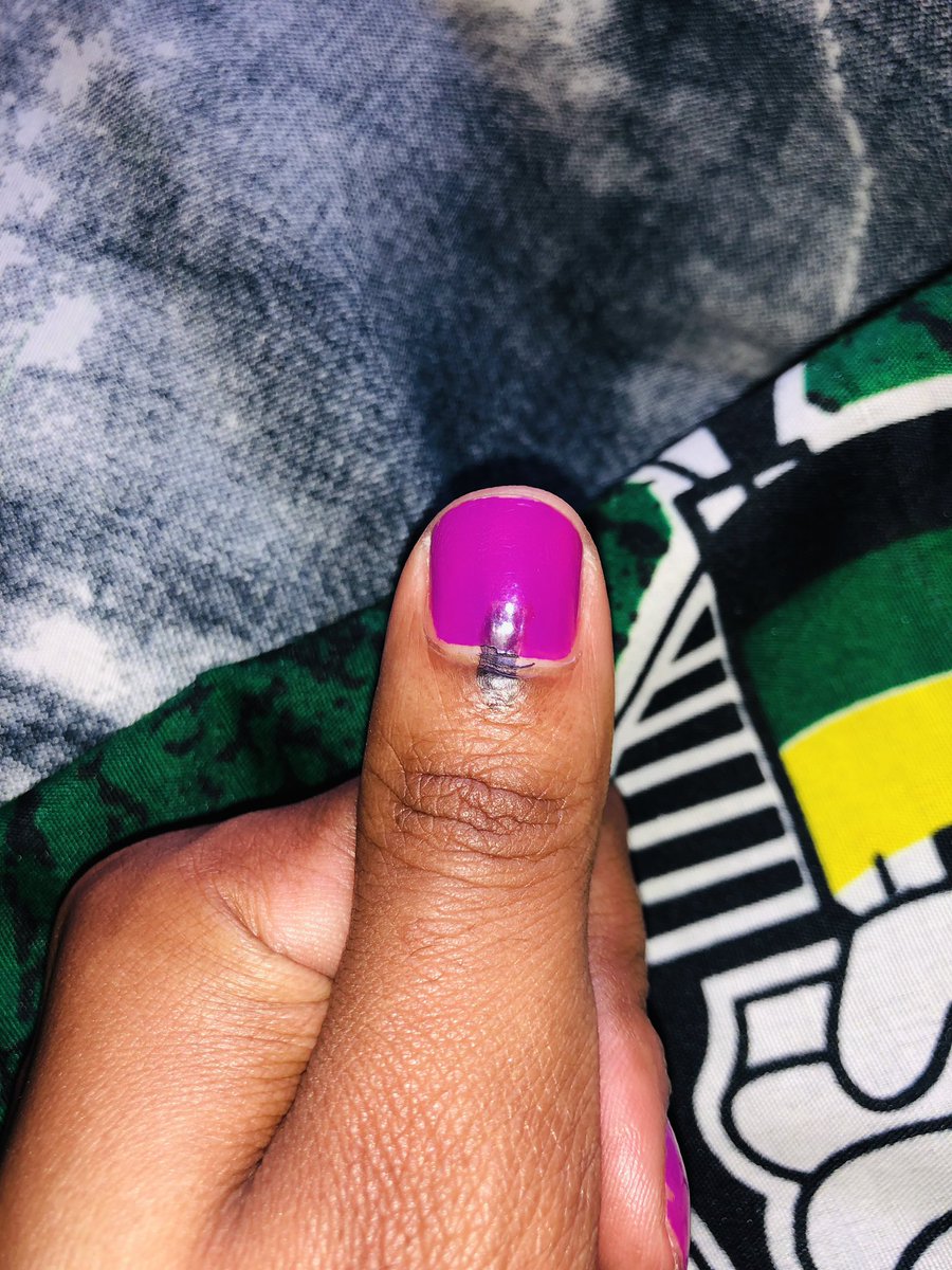 thuli_mashaba's tweet photo. What a privilege &amp; an honor to have the right to vote, thank you @MYANC #VoteANC2019 #VoteANC #IVotedANC #XsêDay  #SAElections2019 #2019Elections ✊🏽🖤💚💛 https://t.co/DDMYBr1hOc