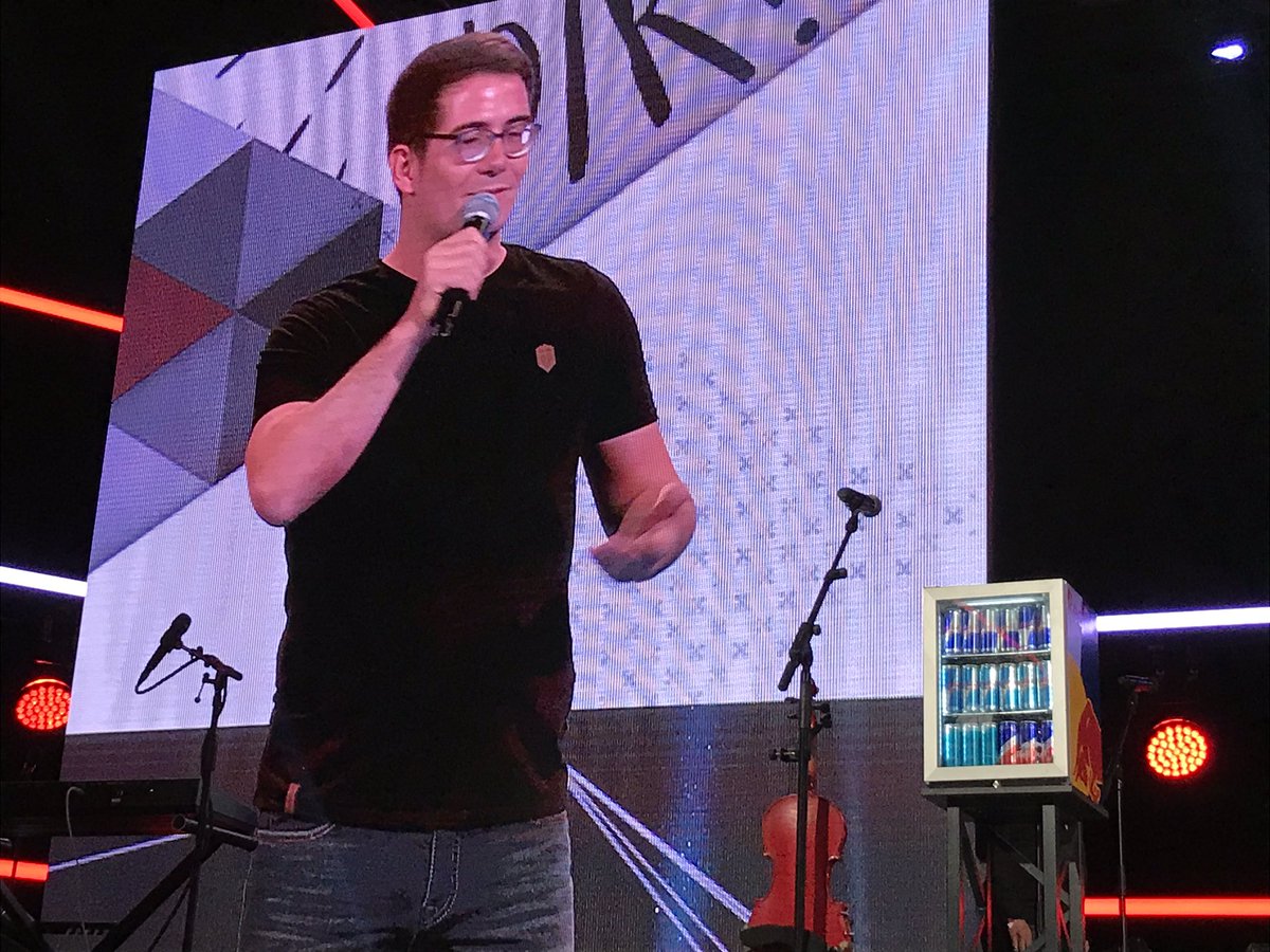 mstpc_m's tweet image. Extrem lustiger Typ. @maximnoise von Neuss nach New York. Gemeinsam sind wir stärker 💪🏼 #nichtegal #OMR