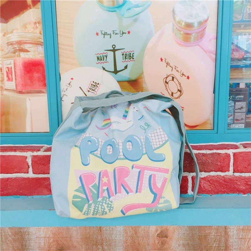 mastorywmn's tweet photo. type — กระเป๋าผ้าPOOL PARTY ♡
tag 🏷  : ( 240 bath ) /  kplus n wallet ( + 5 )
status : พร้อมส่ง 
📦 reg  40 /  ems 60 #ร้านกุ๊กกิ๊กของกอเอี๊ยะ https://t.co/sJLk66kU7Z