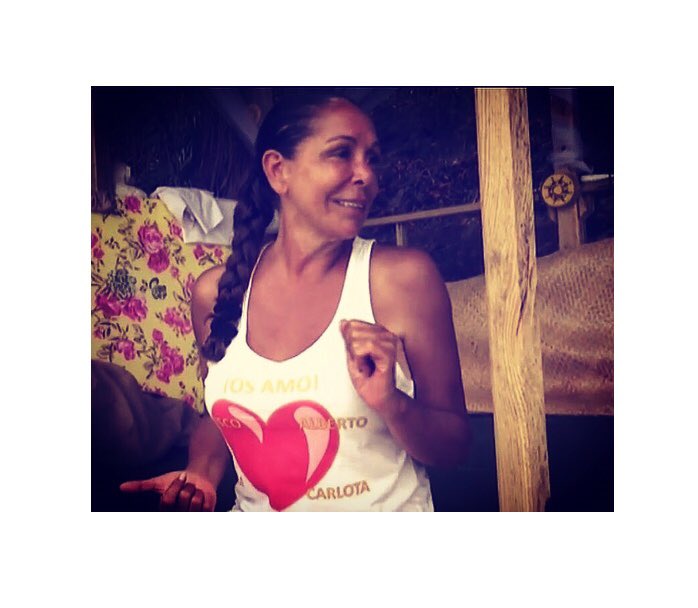 _ISABELPANTOJA's tweet photo. Y la aventura continúa...🔥
Gracias a quienes dejáis vuestra opinión con respeto. 🙌🏻
Gracias una vez más por todo el cariño. ❤️
#IsabelPantoja
@Supervivientes https://t.co/8qWhA1GJA6