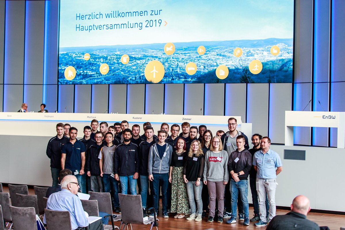 EnBW's tweet photo. Sie sind die Zukunft unserer #EnBW! Auszubildende und Studierende haben einen Film gedreht über sich und wie sie die #EnBW sehen. Kinopremiere auf der #enbwhv. Vielen Dank an euch 👏!!! #Azubipower #Azubis #Studenten https://t.co/ZWF0bpCncJ