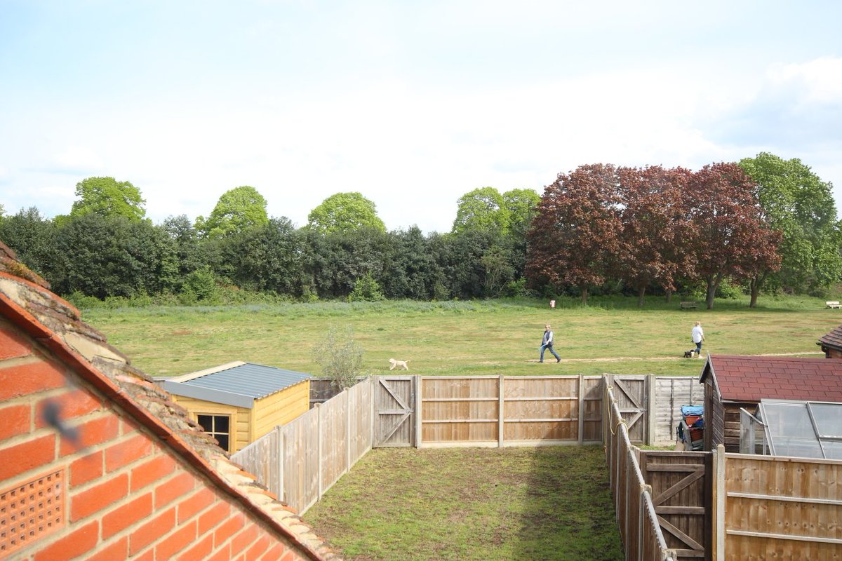 NickGriffithsUK's tweet image. I've recently listed this charming cottage in #Ripley for £1350pcm.  It has been lovingly renovated and has direct access onto the green. Please contact me for more information or to arrange a viewing.
#Woking #WokingProperty #WeLoveWoking #VillageLife #CharacterHomes
