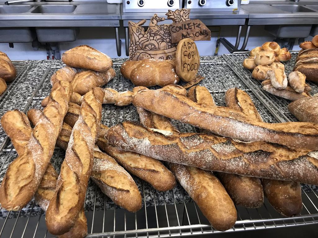 BovanderPutten's tweet photo. Eerste dagen van #CulinaryInnovators en #Goedeten zitten er weer op!✌🏻Veel positieve reacties, volle bak, tevreden gasten, blije collega’s met geweldige sfeer!✌️ #trots #samenwinnen #alwayseating #marktleiderschap #horeca #foodservice #ZiNInspiratielab #fresh #horecaprofessionals https://t.co/wDaEXRjHS3