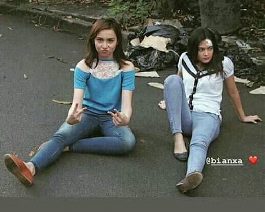 Meccalla1's tweet photo. Miss ko na kayong makitang magkasama muli sa iisang palabas! My KyBi :) 
@2002kyline 
#INBPlano 
Kapuso Brigade https://t.co/060ov0HOVO