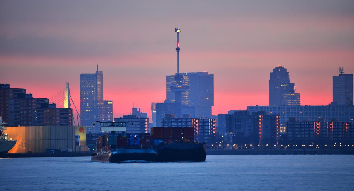 Ook #ingenieurs maken kennis met haven <a href="/PortofRotterdam/">Port of Rotterdam Authority</a> tijdens masterclass #QuickPortScan 22 mei. Jij ook? Schrijf snel in via: bit.ly/2JERVMB 
<a href="/TauwNL/">TAUW</a> <a href="/Iv_Groep/">Iv-Groep</a> @RHDHV_NL @WitteveenBos @arcadisnl <a href="/fugro/">Fugro</a> <a href="/TebodinNL/">Bilfinger Tebodin Netherlands</a> <a href="/Movares/">Movares</a>
<a href="/PikaarRemco/">Remco Pikaar</a> <a href="/rpsned/">Raymond Straver</a> <a href="/RPS_Nederland/">RPS Nederland</a>